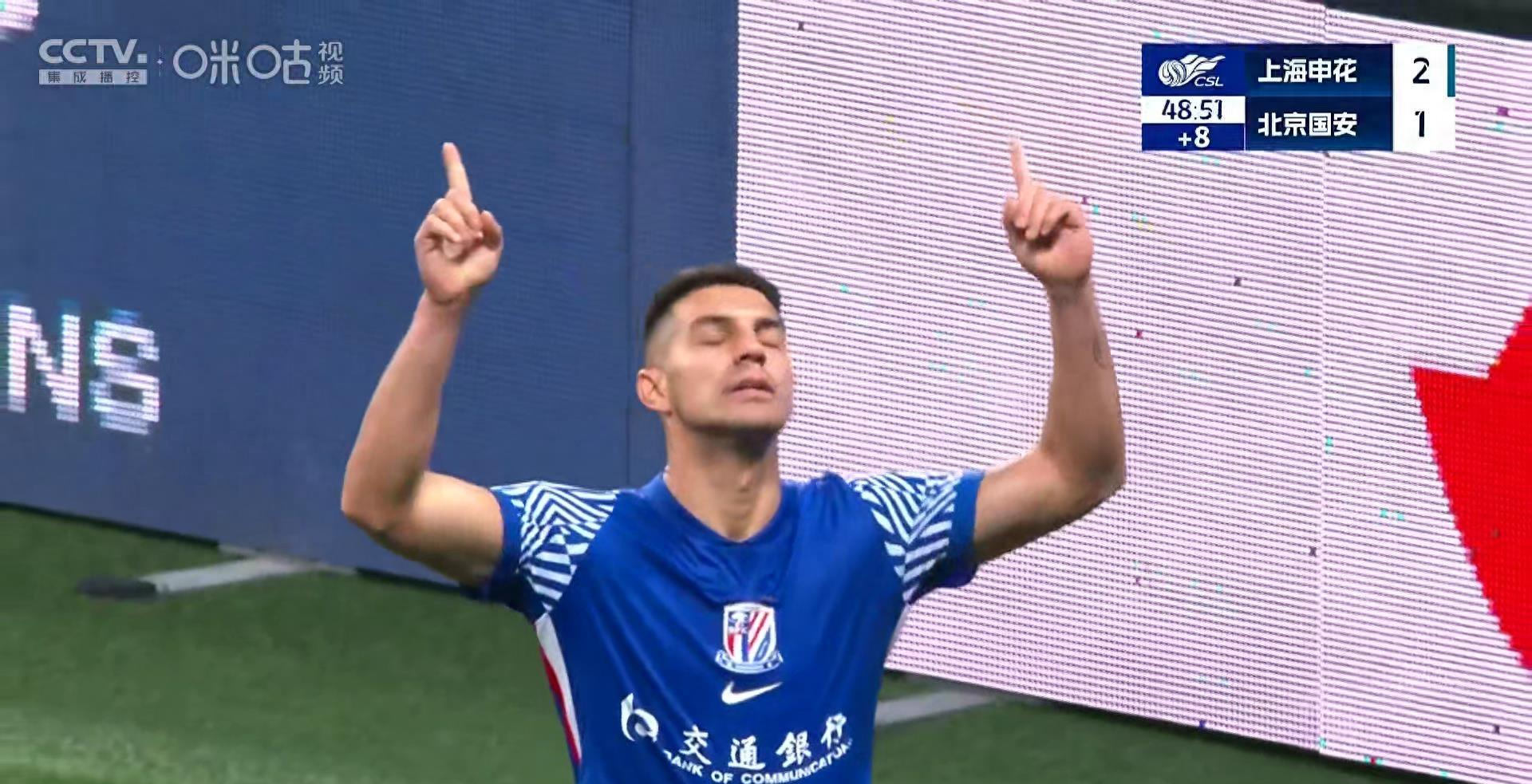 中超升班马大连一方表现抢眼，积分榜上名列前茅