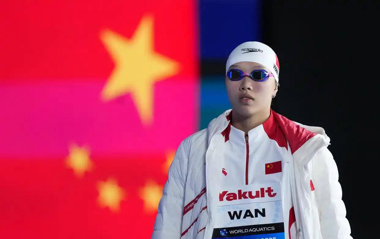 女子运动员登上领奖台,感动万众 女子运动员登上领奖台,感动万众