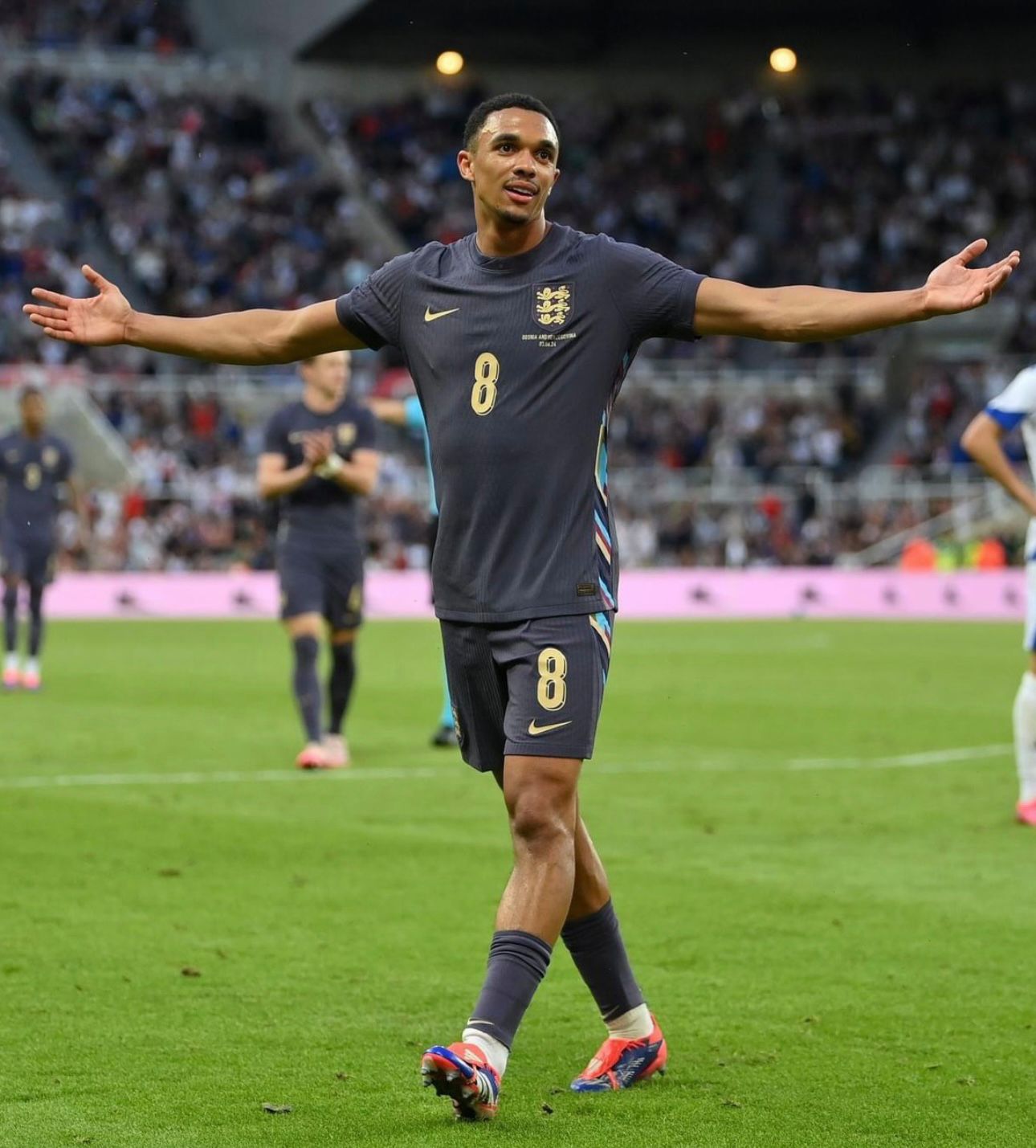 欧洲国家队比赛中的惊险一幕，胜负悬念