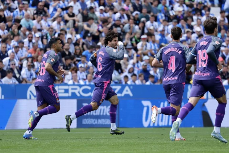 包含莱加内斯客场大胜，保住降级区之外的词条