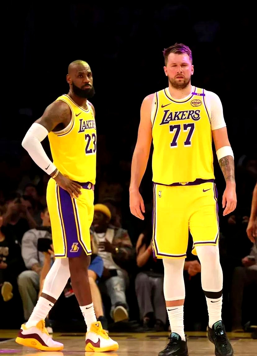 湖人击败开拓者，继续领跑西部