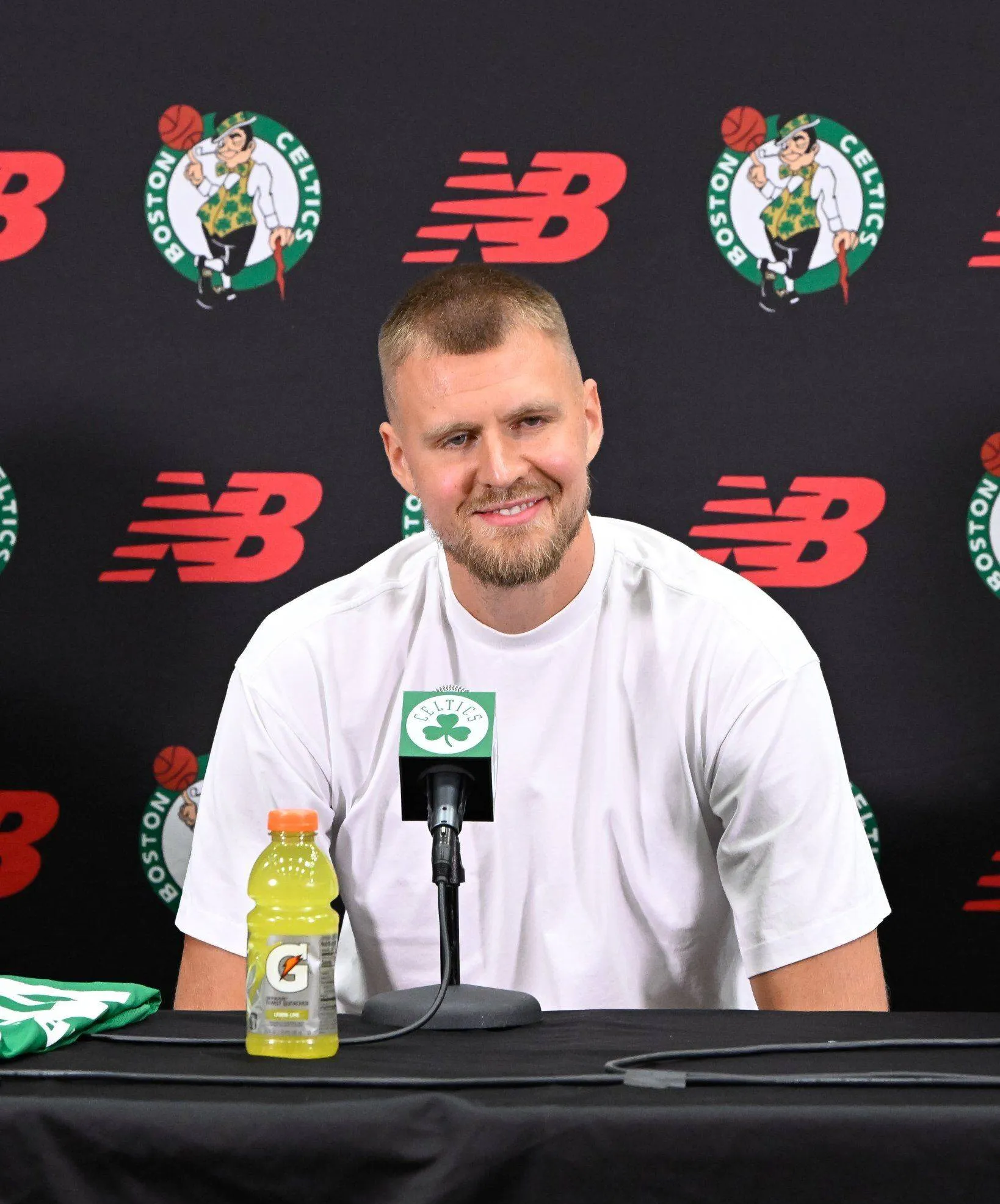 凯尔特人击败鹈鹕,莫里斯关键上篮 凯尔特人击败鹈鹕,莫里斯关键上篮